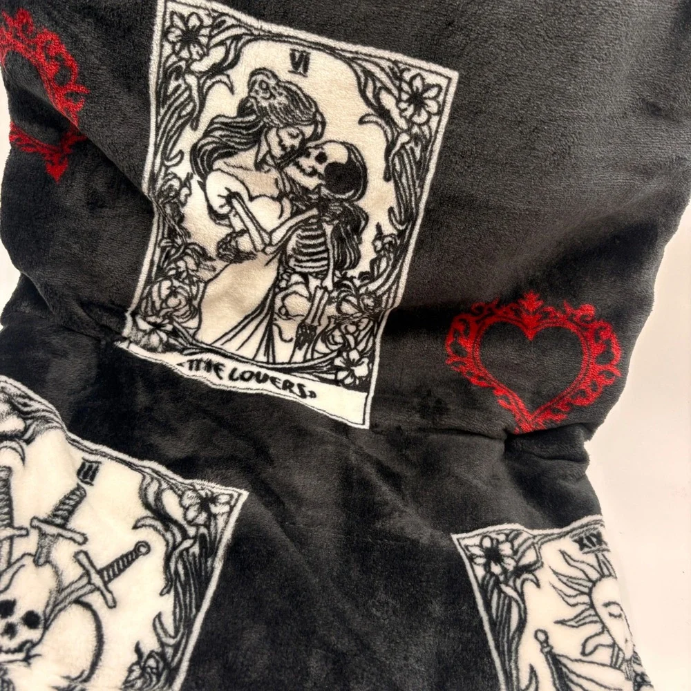 Skull Valley Oversized Velvet Plush Throw Black Tarot Card Lovers 60x70 Blanket
